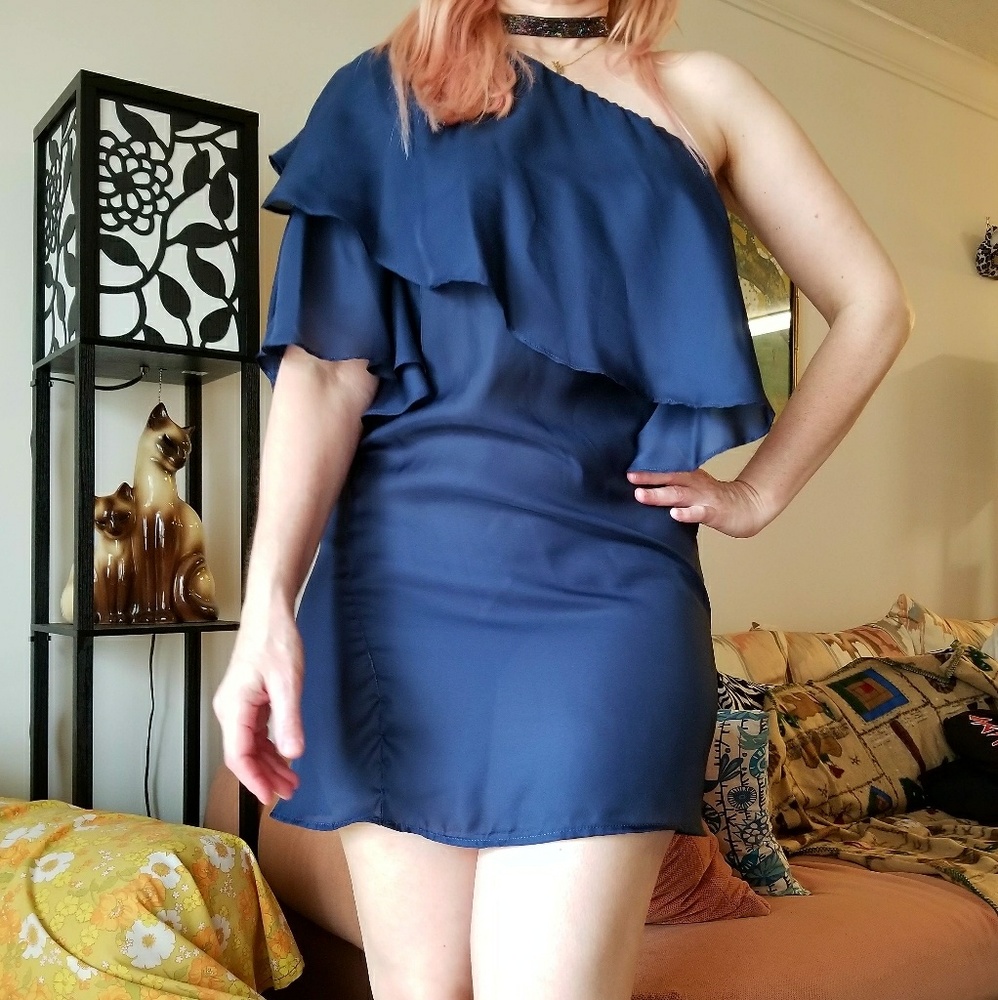 NWT! Gorgeous Navy One Shoulder Dress